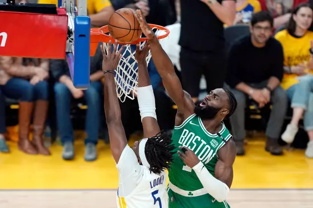 Celtics Have Huge 4th, Beat Warriors in Game 1 of NBA Finals