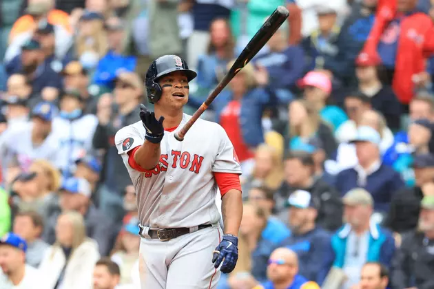 Rafael Devers&#8217; Late Home Run Lifts Red Sox Over Mariners 2-0