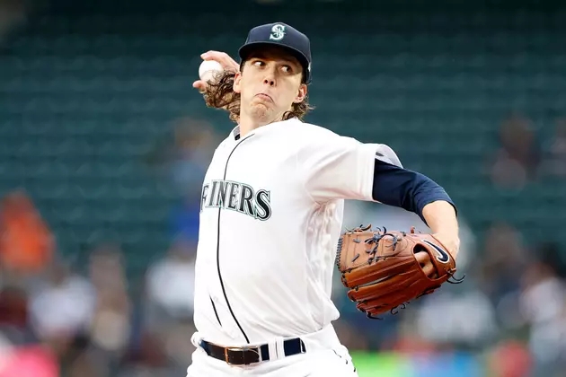 Gilbert Dominant on Mound to Lift Mariners Past Twins 5-0