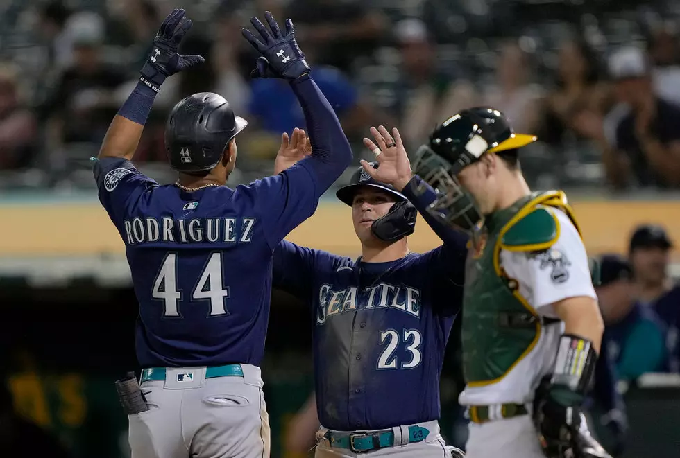 Mariners Slug Four Homers to Beat A&#8217;s 8-2, Snap 3-game Skid