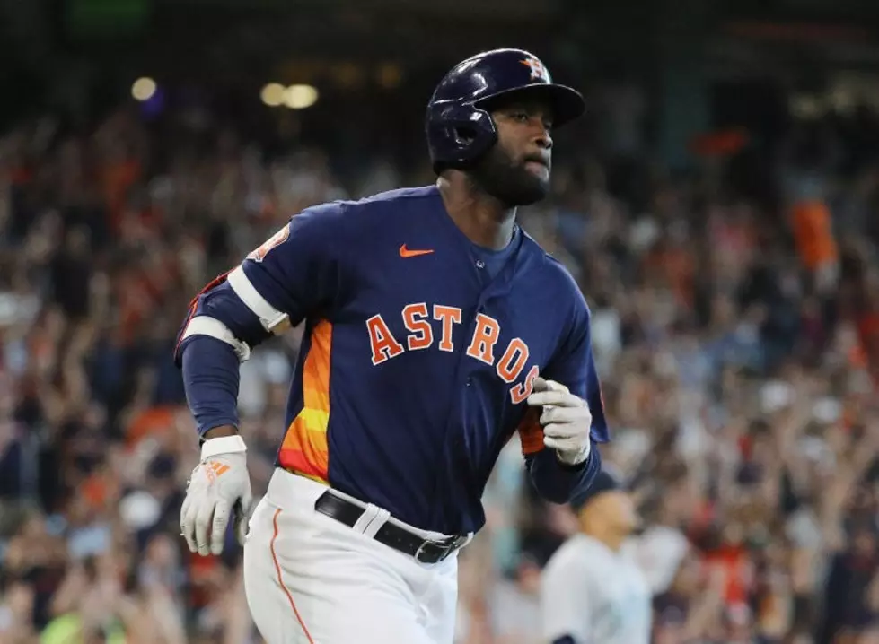 Alvarez Hits RBI Single in 10th to Lift Astros Over M&#8217;s 3-2