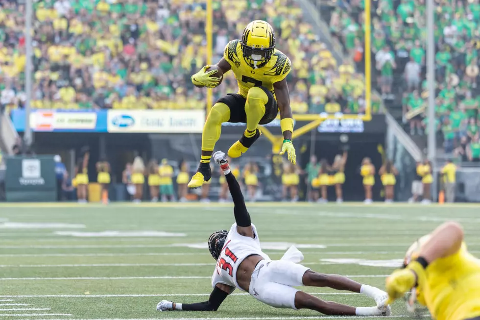 No. 25 Oregon Hosts No. 12 BYU for First Time Since 1990