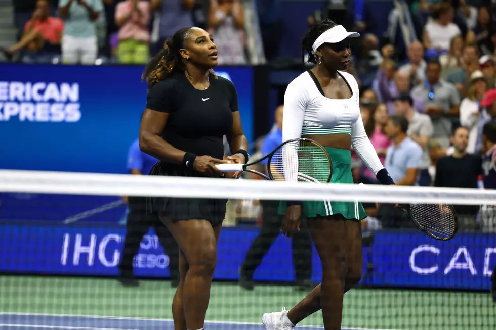 Serena, Venus Williams Lose in 1st Round of US Open Doubles