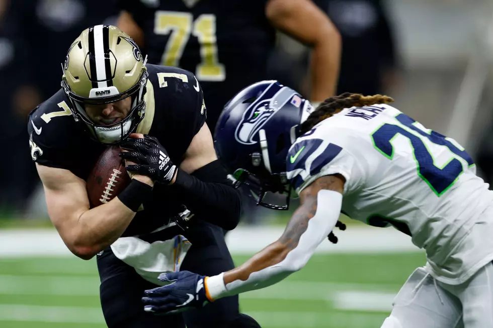 Hill Accounts for 4 TDs, Saints Top Seahawks 39-32