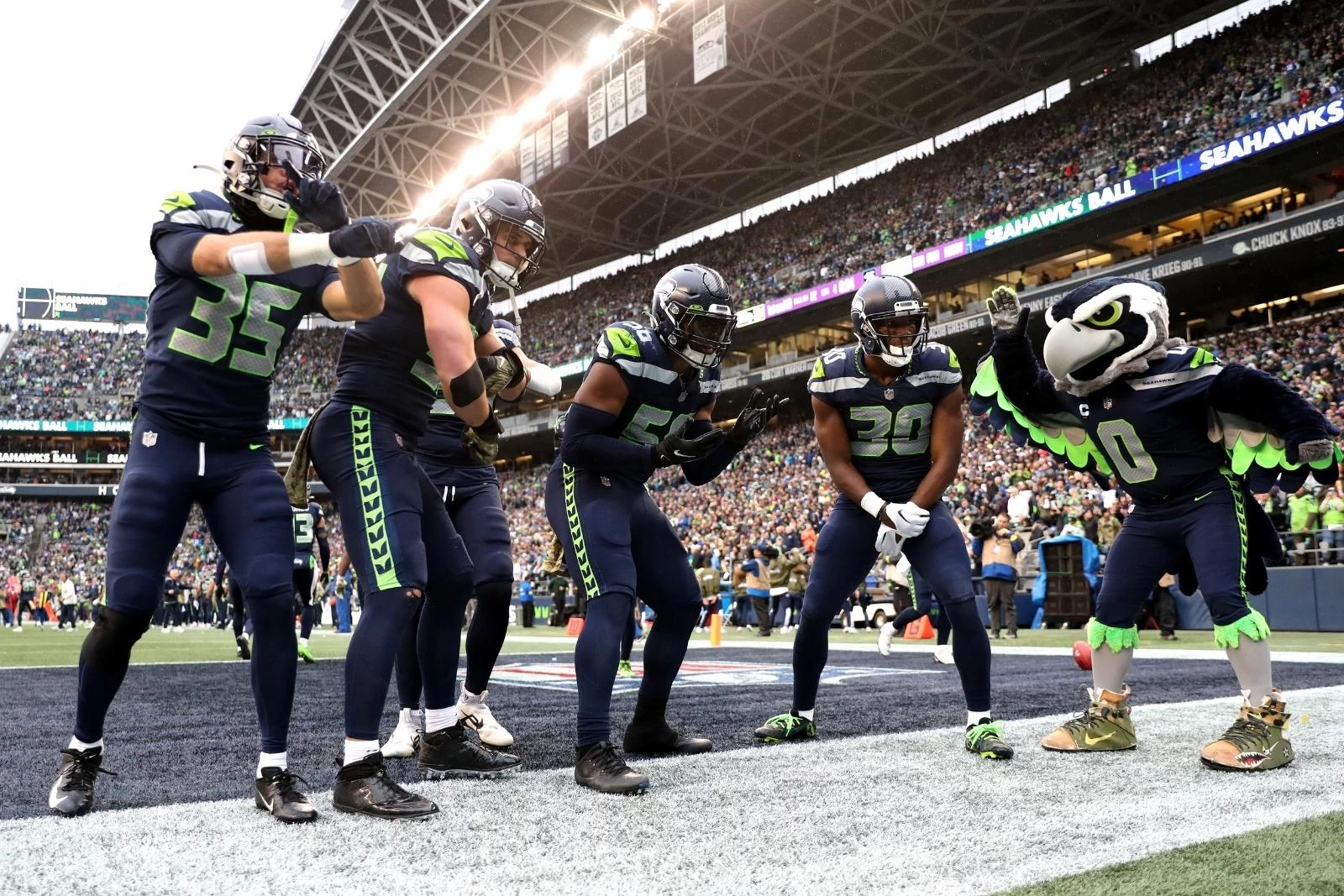 PHYSICAL Rivalry Game! (Seahawks vs. 49ers 2013, Week 14) 