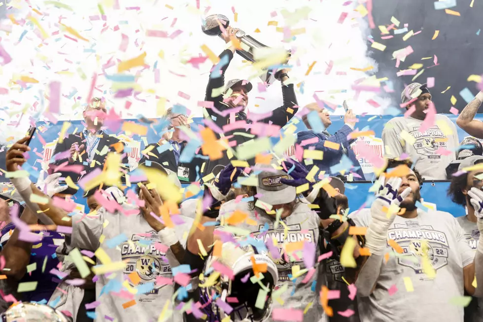 No. 12 Washington Holds Off No. 21 Texas 27-20 in Alamo Bowl