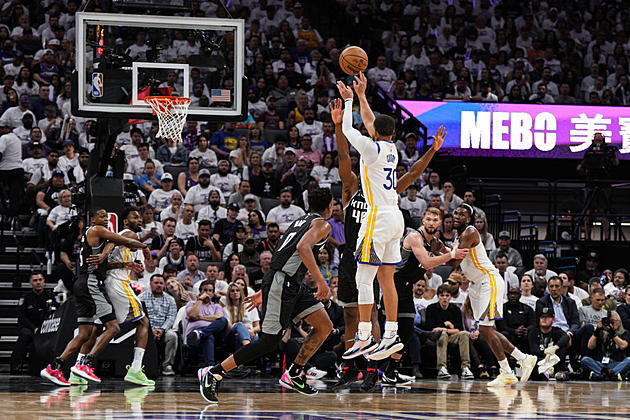 Curry Scores Playoff Career-high 50 as Warriors Down Kings