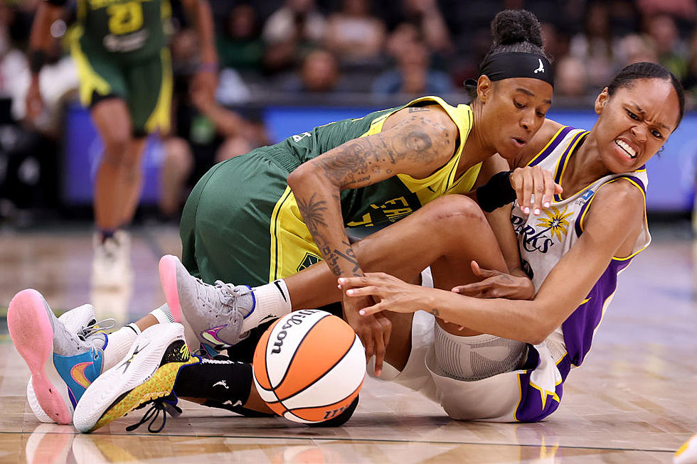 Seattle Rallies from 21-point Deficit, Beats Los Angeles 66-63