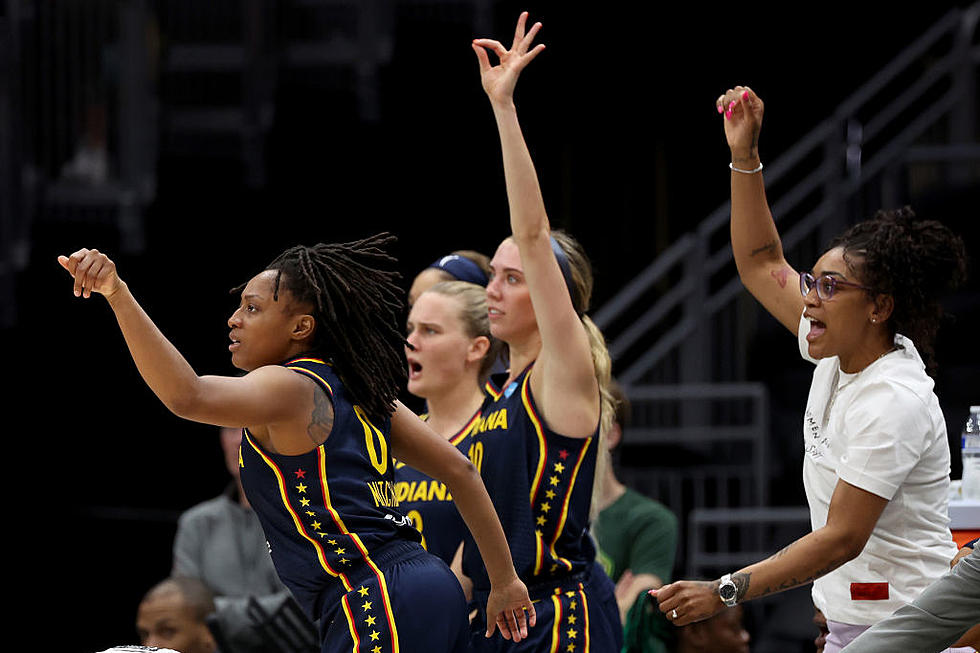 Mitchell hits 7 3s, Season-high 25 pts. the Fever Beat the Storm 