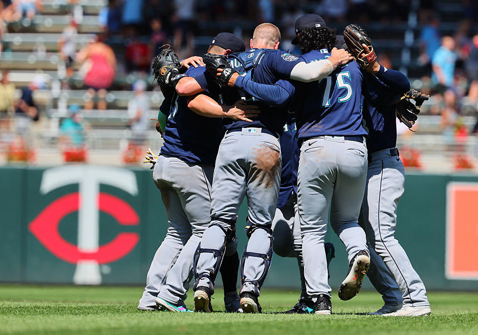 Dylan Moore Hits a Pair of Home Runs as Mariners Outlast Twins 8-7