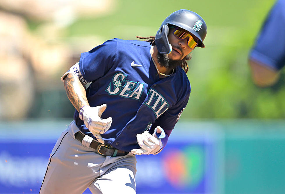Eugenio Suárez Delivers in 10th inning, Mariners Sweep Angels