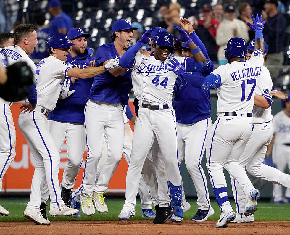 Blanco’s Squeeze Bunt Gives the Royals a Wild 7-6 win over M’s
