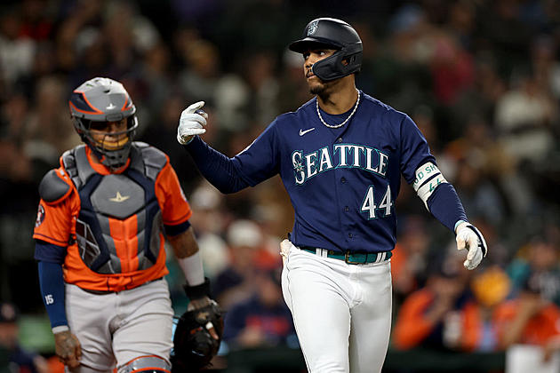 Astros boost wild card lead with contentious 8-3 win over Mariners
