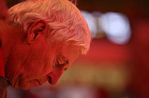 Bob Knight, Indiana’s Combustible Coaching Giant, Dies at Age...