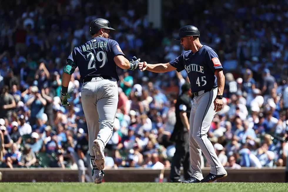 Raleigh homers twice, breaks Bench’s record in the Mariners’ 9-4 victory over the Cubs