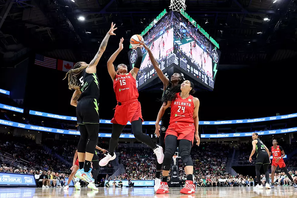 Howard scores 25 as Dream beat Storm for their sixth straight win