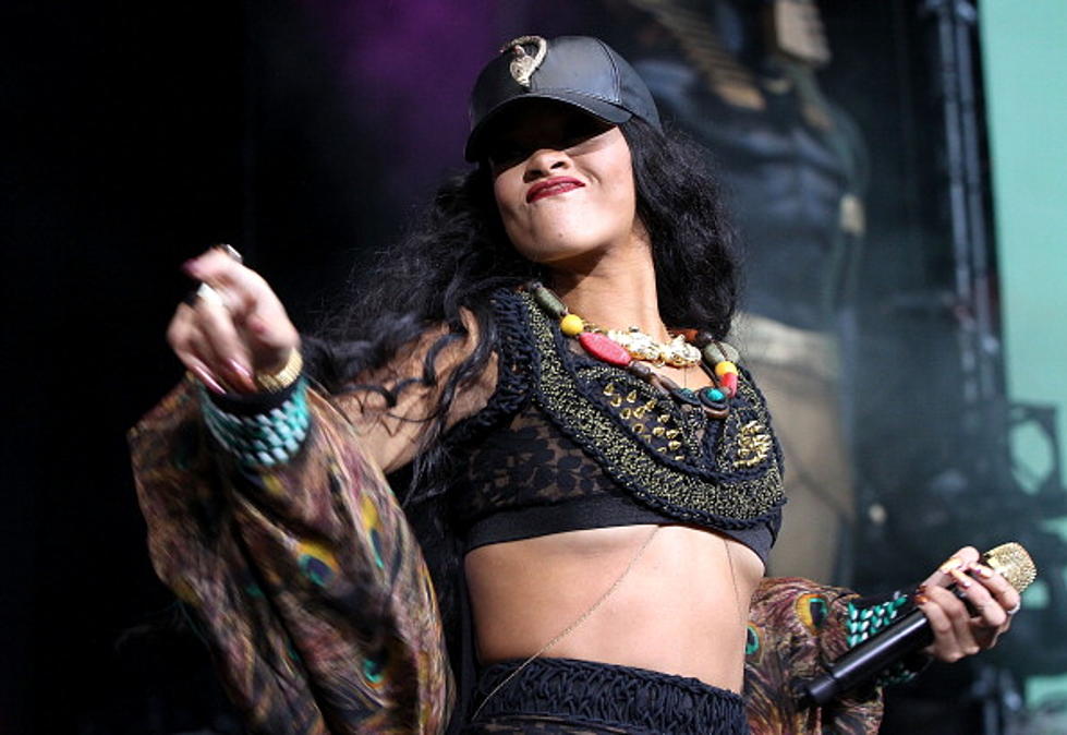 Rihanna’s ‘Unapologetic’ Finishes On Top