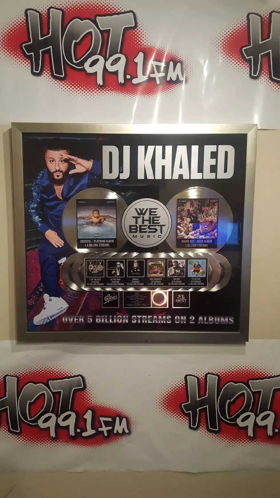 Do we miss the BIG decor or are we feeling the new Khaled decor?