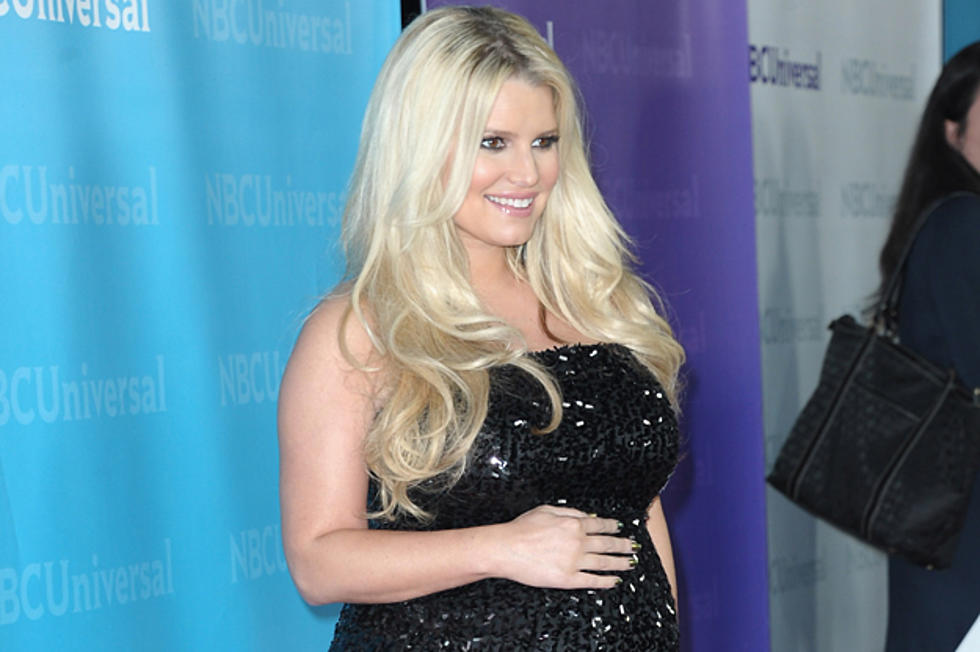 Jessica Simpson’s Going to Birth This 10-pound Baby Beyonce style