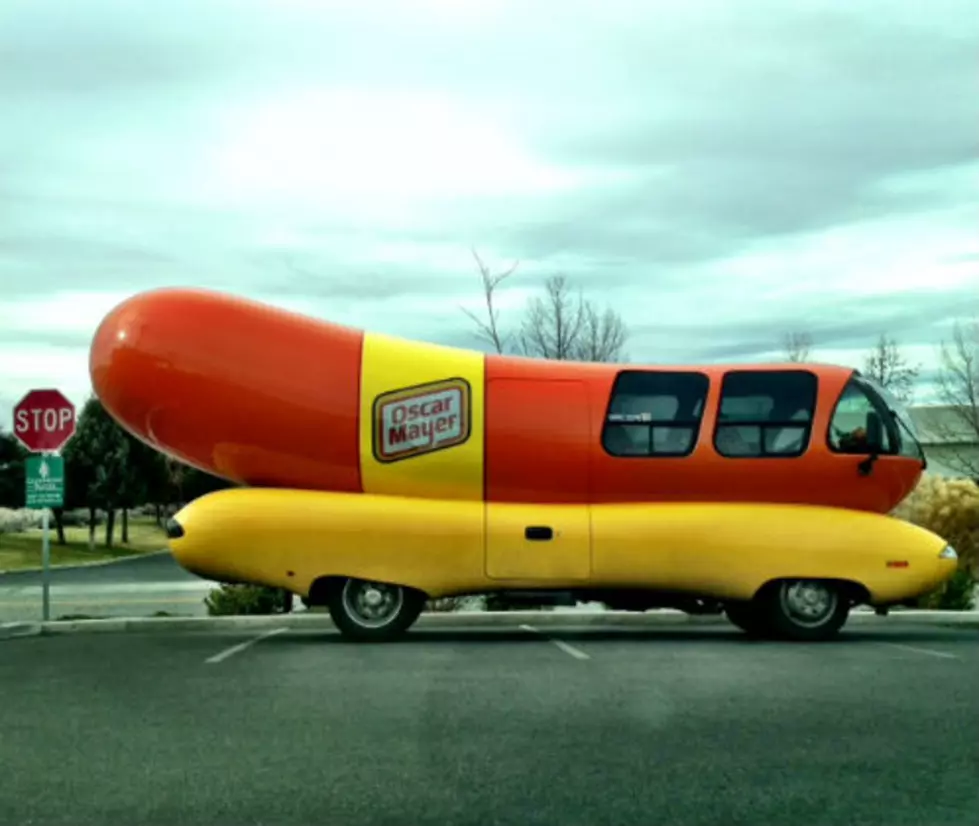 Now Hiring! Hot Doggers Wanted for the Oscar Mayer WeinerMobile 