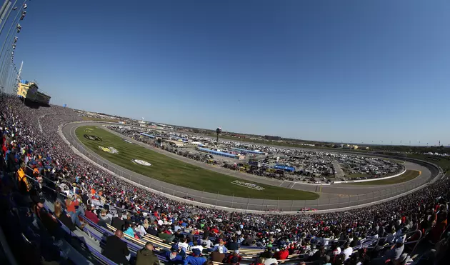 Win Tickets to 2 NASCAR Events at the Kansas Speedway
