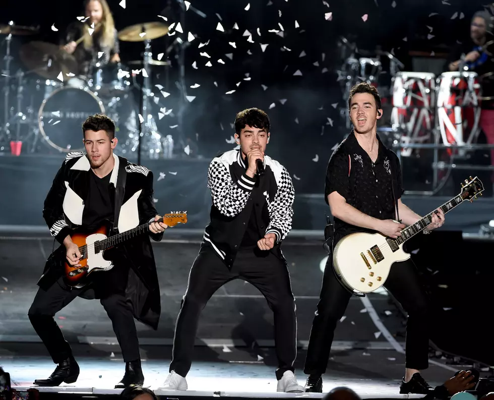 Win Your Way To See The Jonas Brothers Using The Mix App