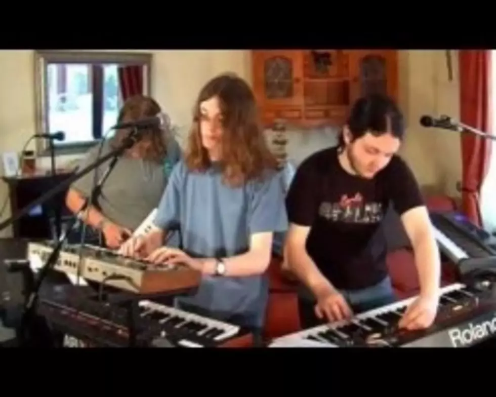 3 Guys With 6 Keyboards Recreate Entire 1980&#8217;s