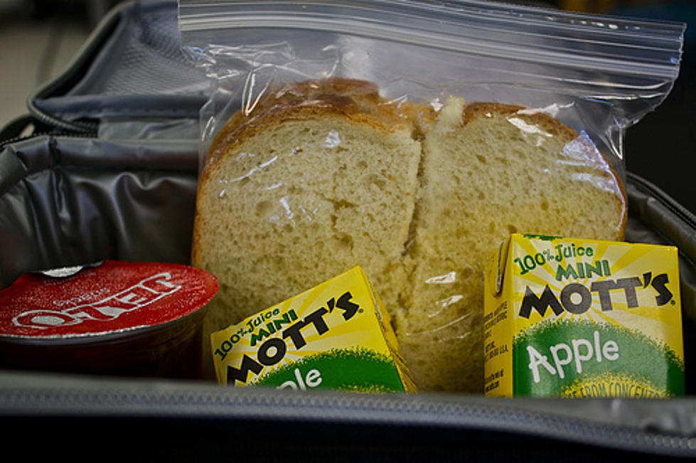 Chicago School Bans Lunches From Home