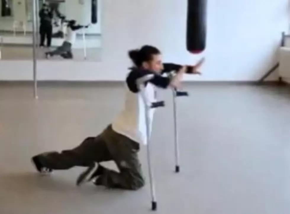 Awesome Dance Performed On Crutches [Video]