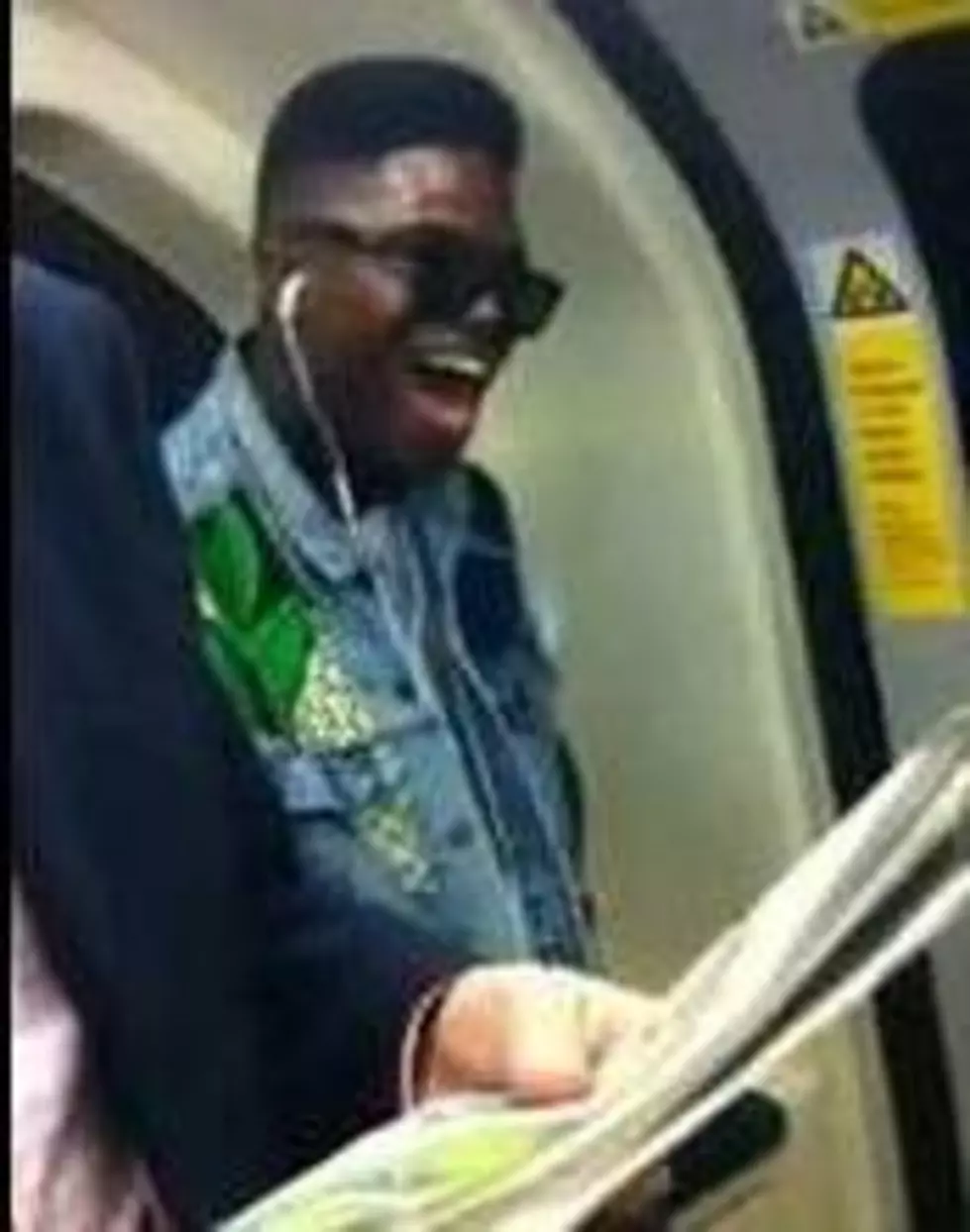 He’ll Take Care of You– Dude Belts out Rihanna on the Subway