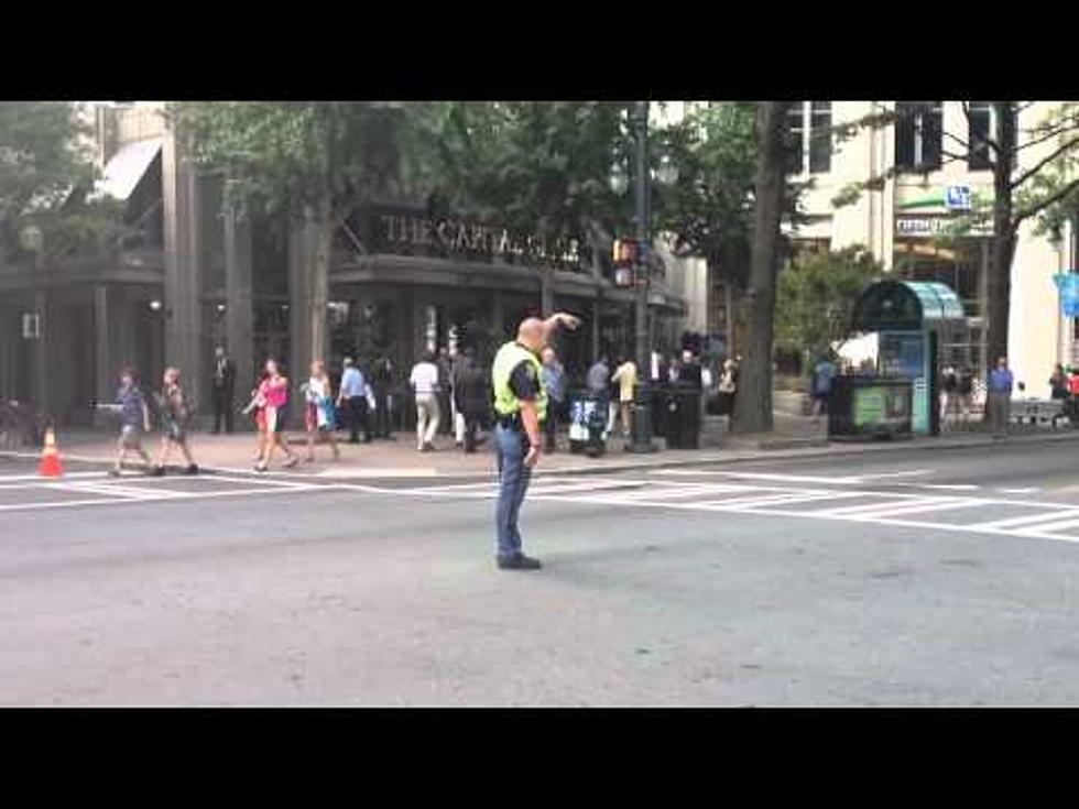 Traffic Cop Breaks Out Michael Jackson ‘Thriller’ Dance [Video]