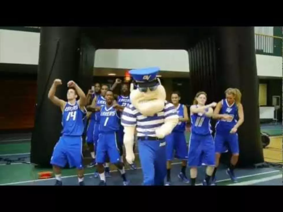 GVSU’s Louie The Laker Takes On Gangnam Style [Video]