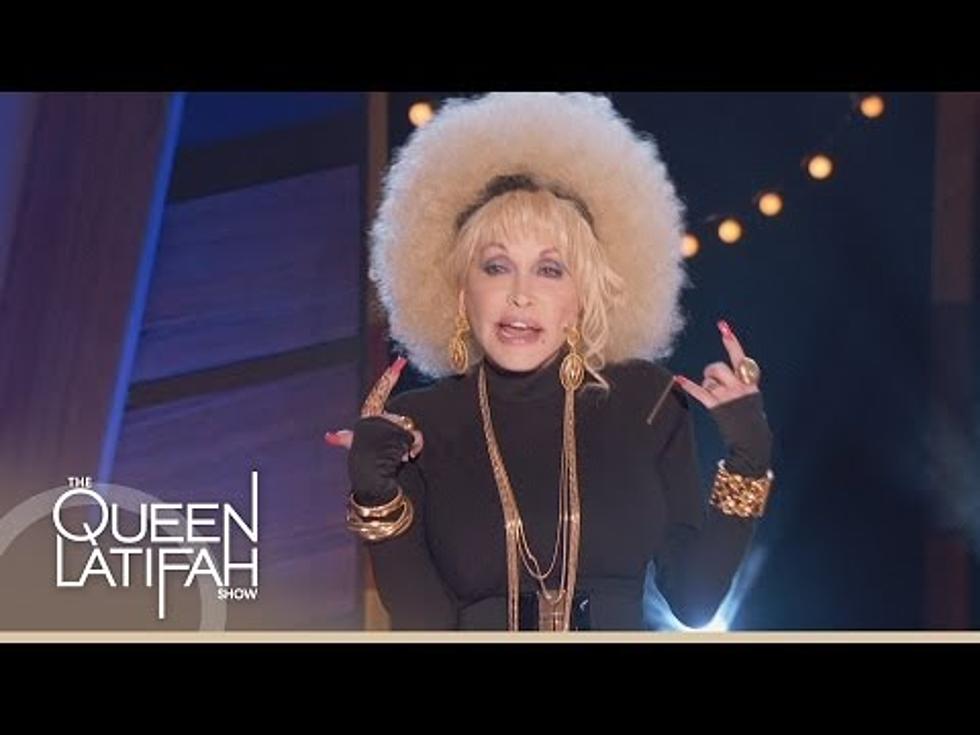 Dolly Parton Raps On Queen Latifah’s New Talk Show – And It’s Terrible [Video]