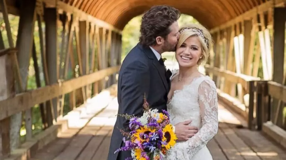 Kelly Clarkson Pregnant with First Child