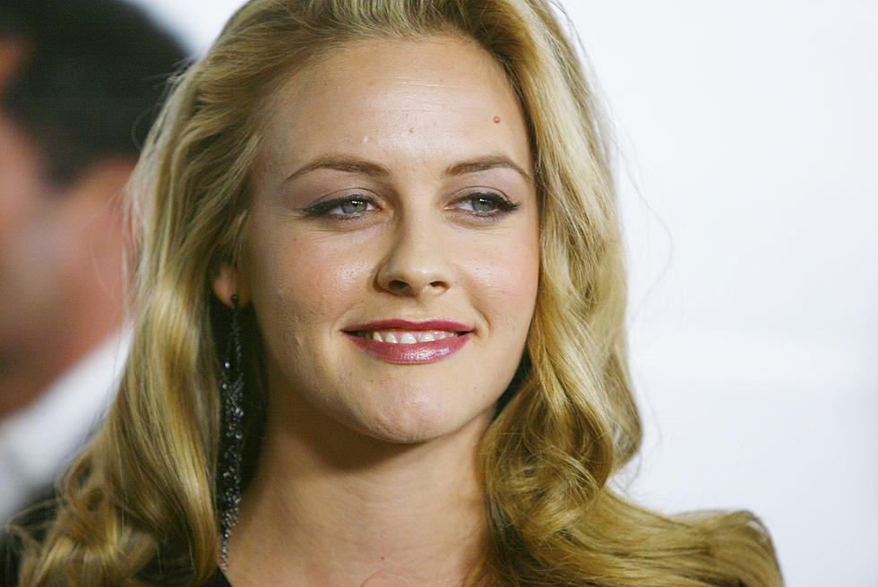 Alicia Silverstone Wrote A Parenting Book – And It Suggests Some Weird Things