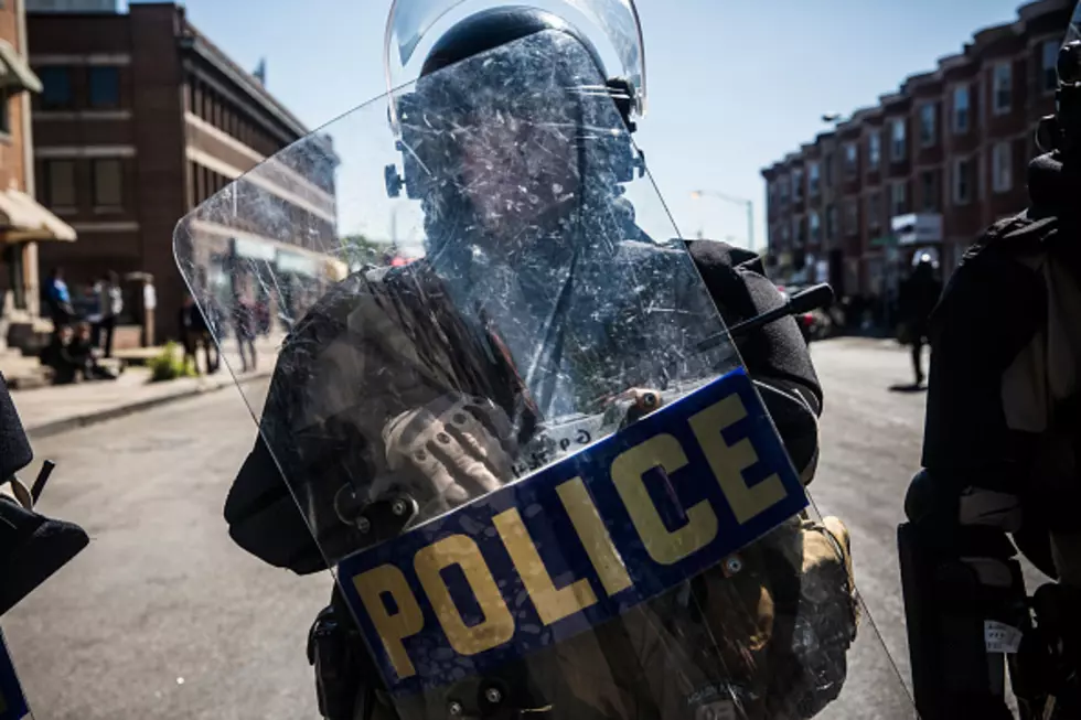 Men Protect Police And Neighborhood During Baltimore Riots [Video]