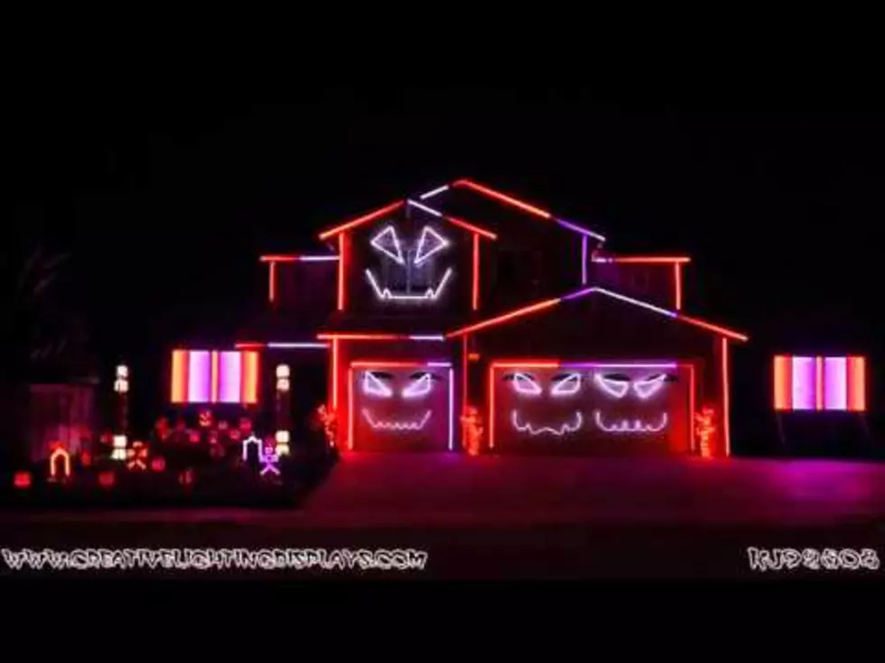 Amazing Halloween House Light Show [Videos]