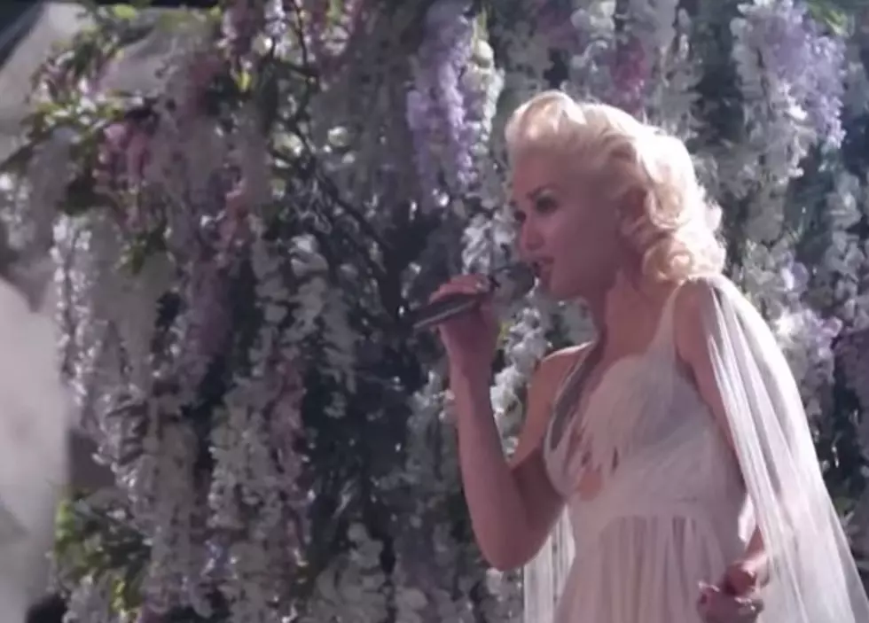 Gwen Stefani Emotional Performance on 'The Voice' [Video]