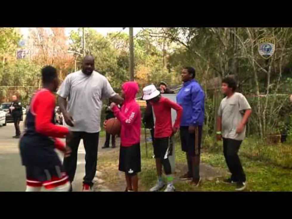‘Basketball Cop’ Brings Shaq to Help in a Game with Neighborhood Kids [Video]