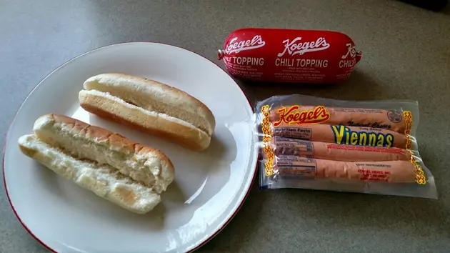 Curtis&#8217; Simple And Delicious Chili Dog Recipe Featuring Koegel&#8217;s [Endorsement]