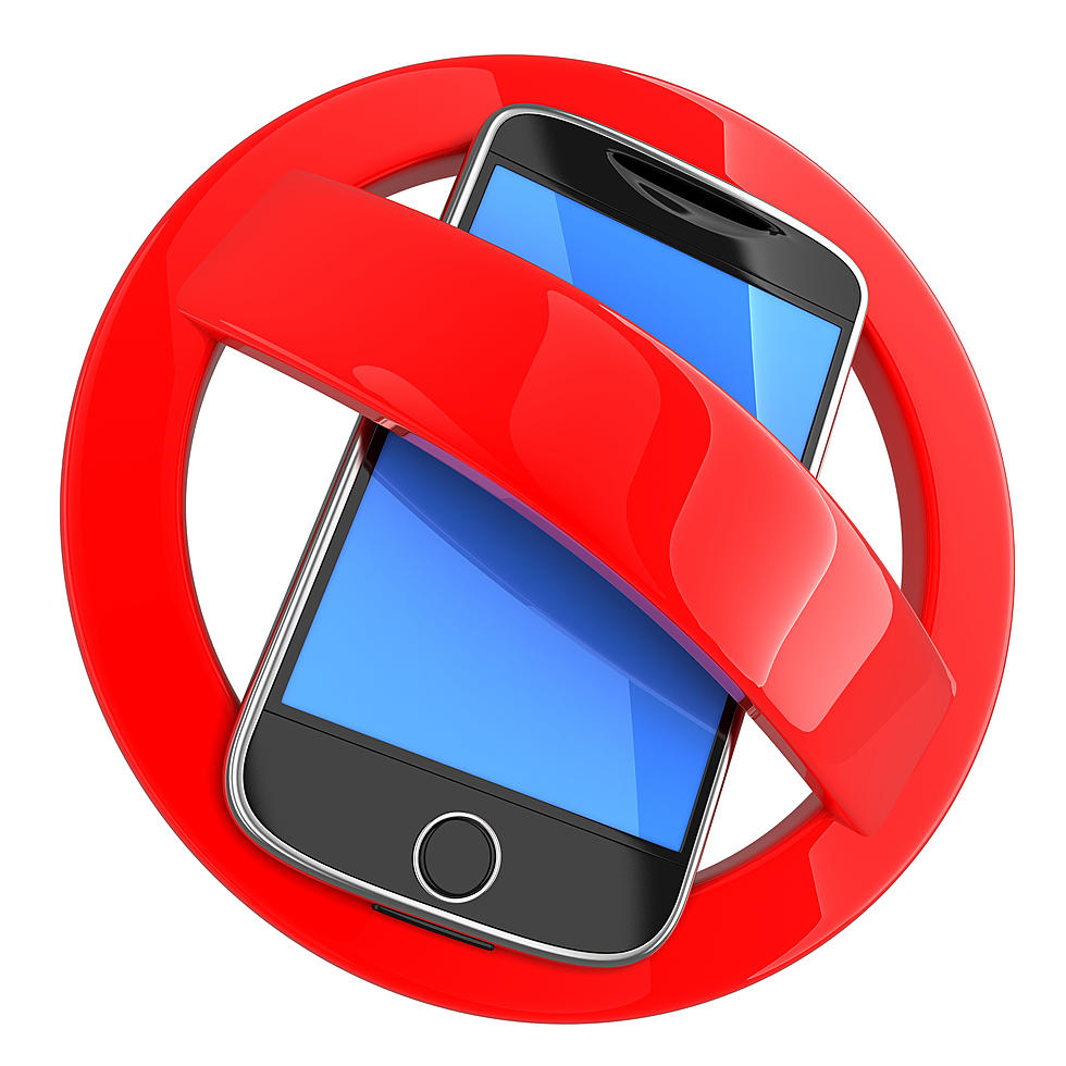 Bar in England Blocks Cell Phones