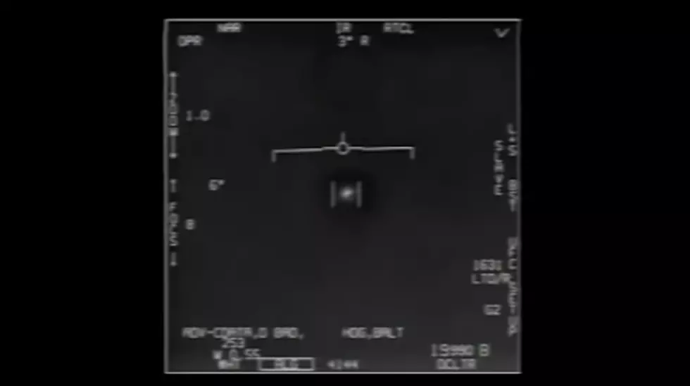 Pentagon Releases UFO Footage From 2004 [Video]