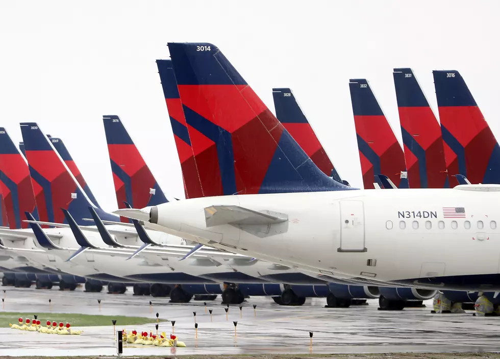 Delta, The Last Hold Out, Returns To Selling Middle Seats In May