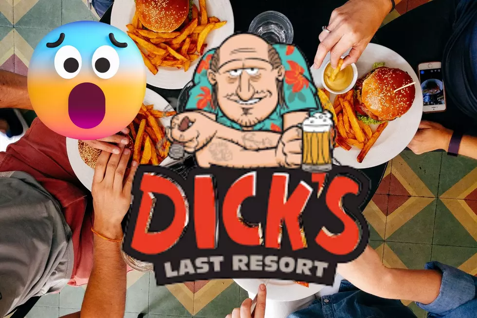 Dick’s Last Resort Brings Dinner and a Side of Sarcasm to Michigan
