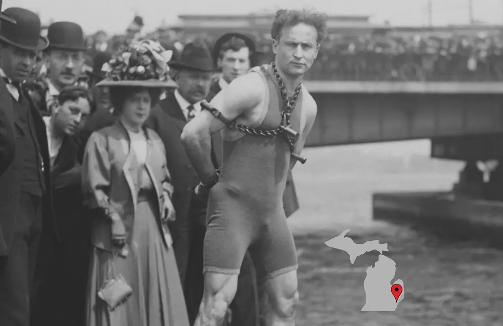 Back In 1926, Magic Great Harry Houdini Died After A Show In Michigan