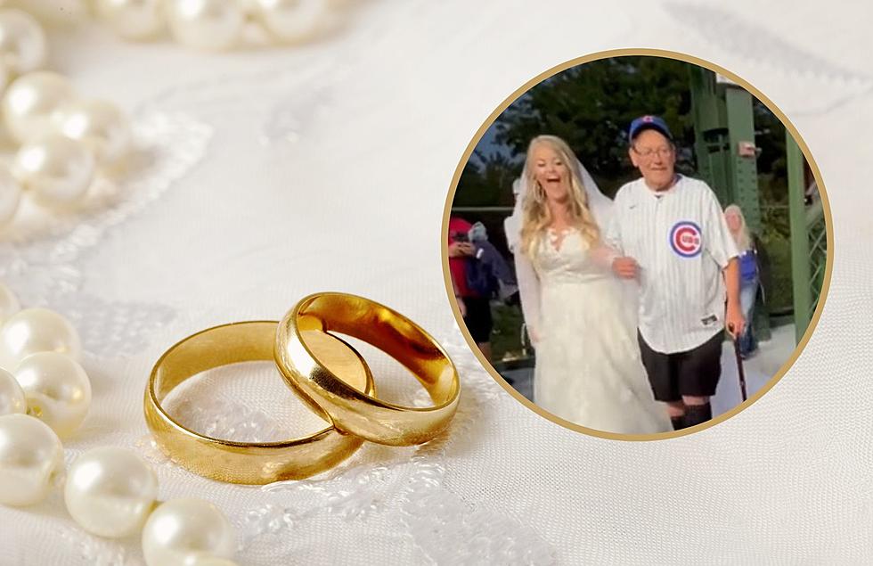 This Michigan Couple Said “I Do” At A Chicago Cubs Game