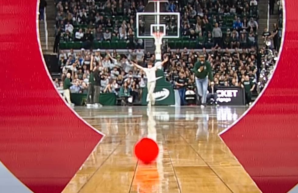 Crowd Goes Crazy After MSU Students Hits Full Court Putt
