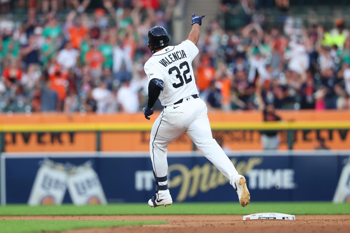 Valencia Homered In His MLB Debut Then Pointed To The Sky For Venezuela