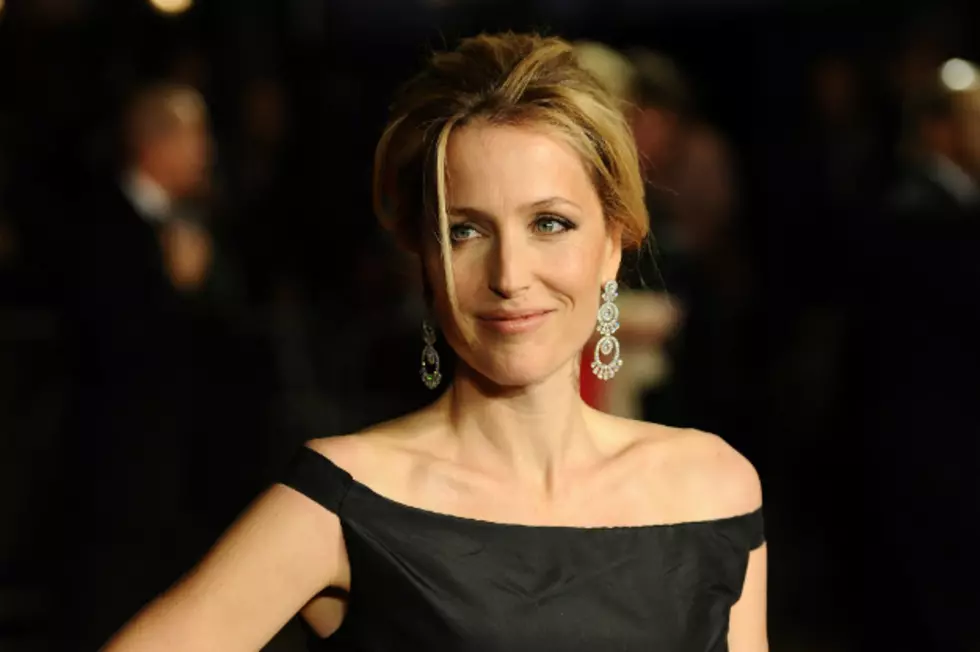 &#8216;X-Files&#8217; Star Gillian Anderson Cops to Kissing Girls