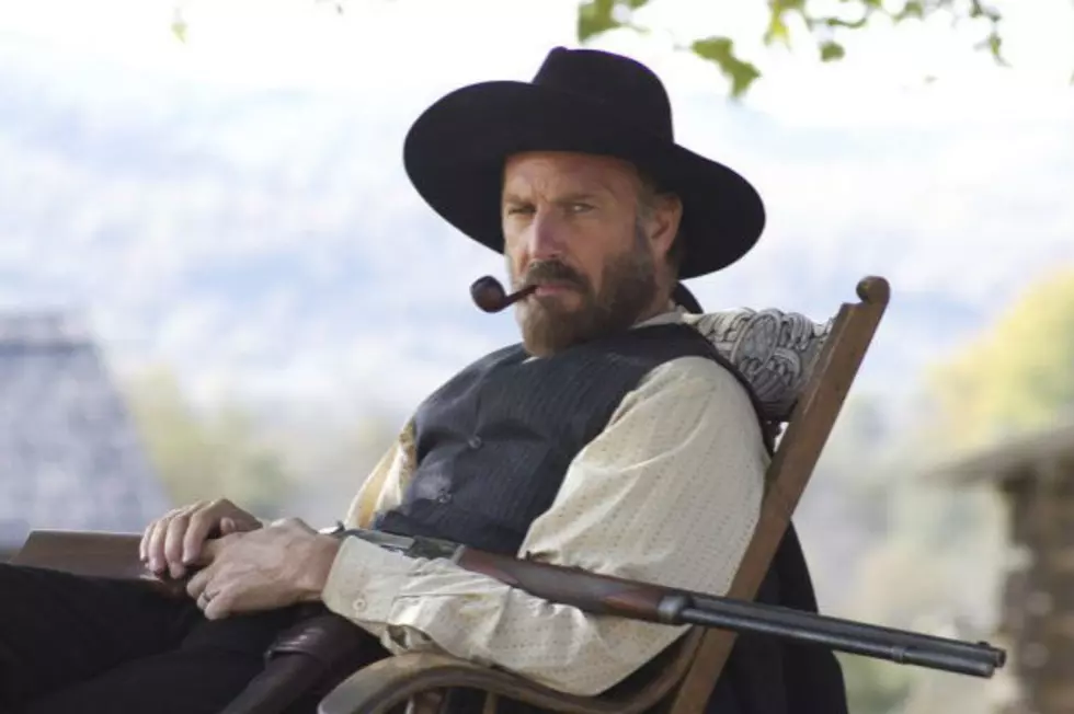2012 Emmy Awards: Kevin Costner Wins Outstanding Miniseries Lead for &#8216;Hatfields &#038; McCoys&#8217;